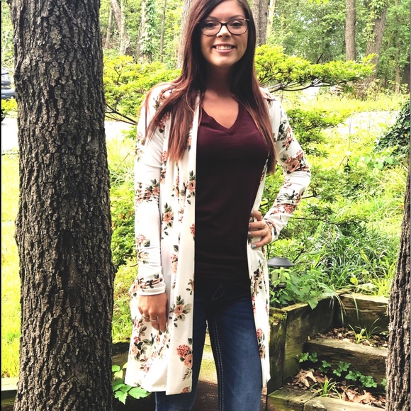 White Floral Cardigan - Picture 2 of 4